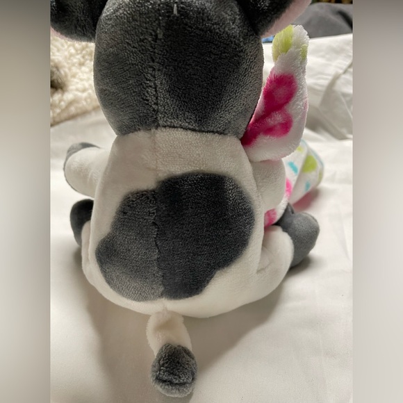 Little Miracles Cow Plush Snuggles Lovey Plush Security Blanket - Picture 7 of 13